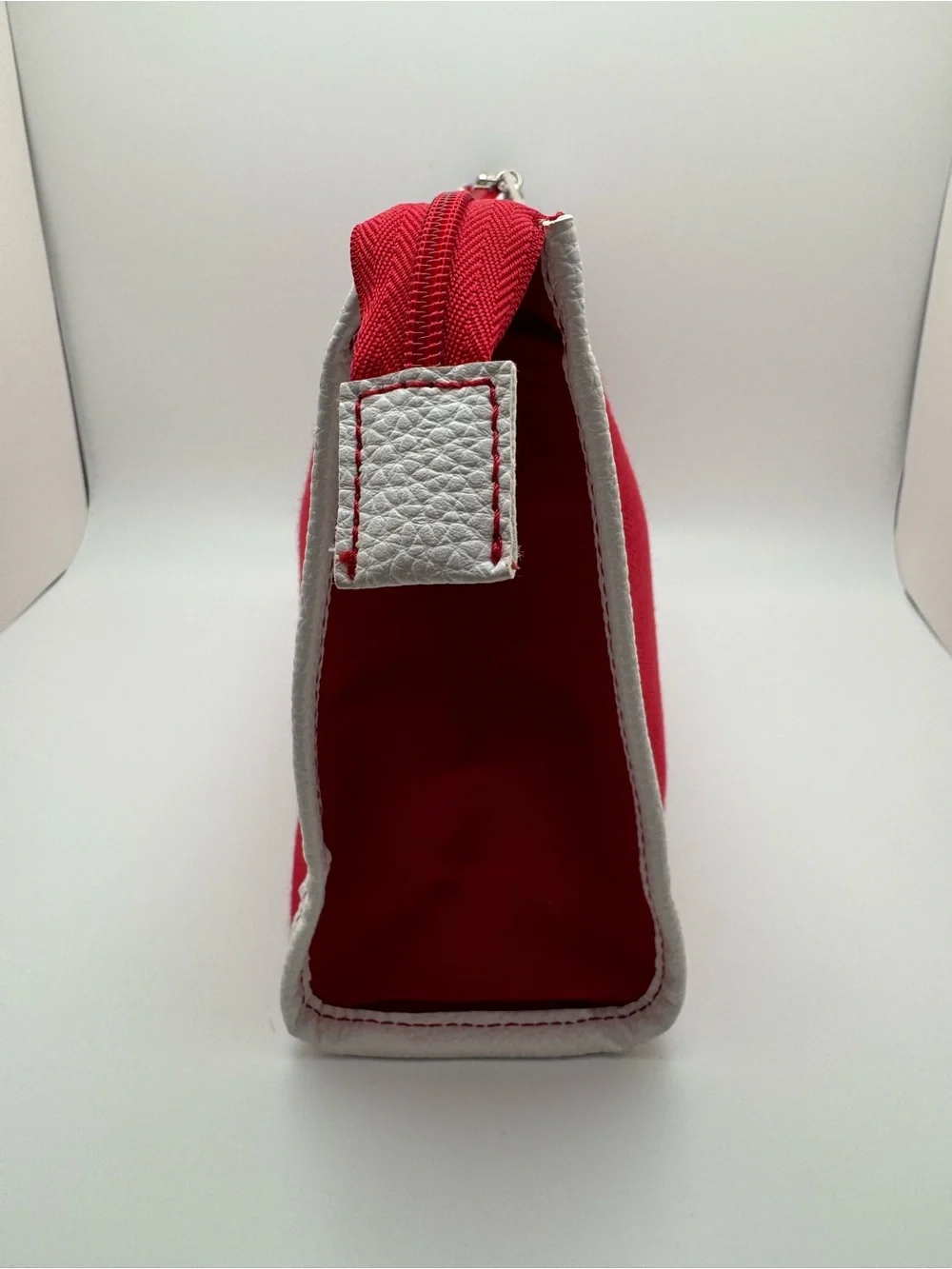 Estée Lauder Red & White Cosmetic Makeup Bag Travel Organizer Zip Pouch Case EUC